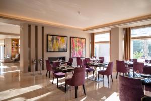 Гостиная зона в Somewhere Vouliagmeni