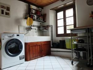 Kuchyňa alebo kuchynka v ubytovaní Casa Margareta