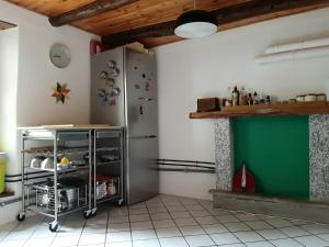 Kuchyňa alebo kuchynka v ubytovaní Casa Margareta