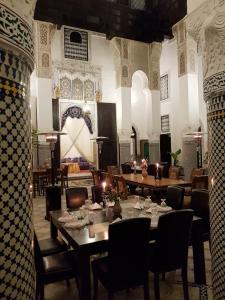 Restoranas ar kita vieta pavalgyti apgyvendinimo įstaigoje palais alfirdaous medina