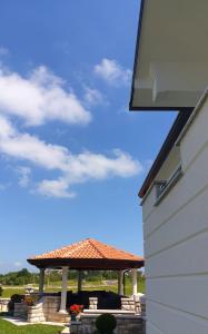 Budova, v ktorej sa apartmán nachádza