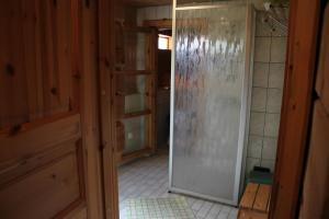 Kylpyhuone majoituspaikassa Niemen Lomat