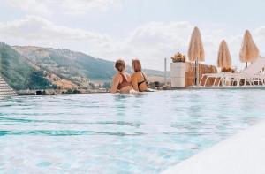 Nespecifikovaný výhled na hory nebo výhled na hory při pohledu z hotelu