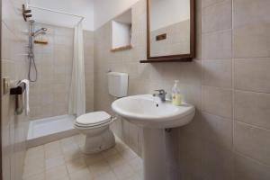 A bathroom at Borgo Palazzuolo Vecchio