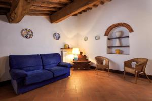A seating area at Borgo Palazzuolo Vecchio