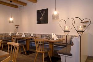 Restoran või mõni muu söögikoht majutusasutuses Hotel Toblacherhof