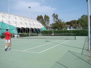 Tennis eller squash på eller i nærheten av Hotel La Buca Del Gatto