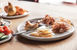 Jedlo v ubytovaní bed & breakfast alebo blízkom okolí