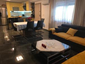 Kuchyňa alebo kuchynka v ubytovaní Apartmani Jukic