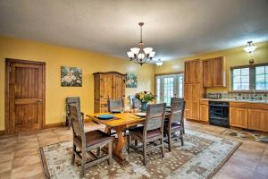 Gambar di galeri bagi Longmont Home with Yard and Patio - 15 Mi to Boulder di Longmont