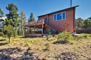 Sodas prie apgyvendinimo įstaigos Large Ruidoso Home with Stunning Views and Hot Tub!