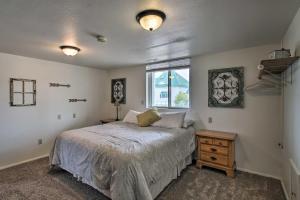 Легло или легла в стая в Lakeview Condo by Bear Lake, 6 Mi to N Beach