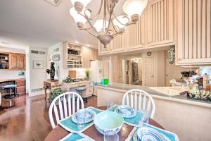 Fotografie z fotogalerie ubytování 9 Mi to Midtown Harrisburg Cottage with Deck v destinaci Harrisburg