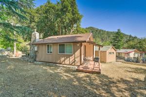 Gallery image of Cozy Cottage with Grill - 5 Mi to Mt Baldy Resort! in Mount Baldy