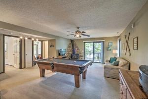 Gallery image of Lake of the Ozarks Home with Game Room, BBQ and Dock! in Osage Beach