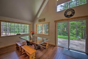 Spacious Cabin By Priest Lake and Elkins Resort