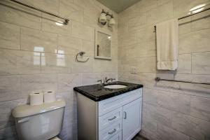 A bathroom at Walk to Beach Condo with Patio on Catalina Island