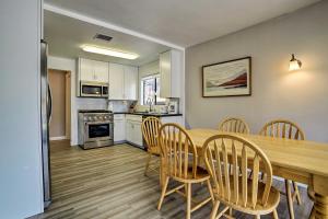 A kitchen or kitchenette at Walk to Beach Condo with Patio on Catalina Island