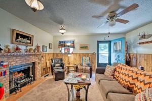Gallery image of Cabin with Deck 3 Mi to Ski Cloudcroft and Hiking in Cloudcroft