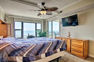 Afbeelding uit fotogalerij van Beachfront Ocean City Condo with Balcony and Views in Ocean City