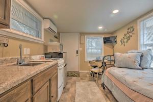 A kitchen or kitchenette at Studio 1 Mi to Dwtn Hot Springs and Natl Park!