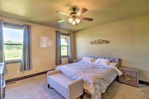 A bed or beds in a room at Newly Built Kalispell Home - 28 Mi to Glacier NP!