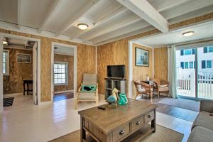 Gallery image of Walk to Hawks Nest Beach Coastal Old Lyme Apt in Old Lyme