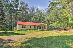 Gallery image of Rustic Bradford Cottage - 14 Miles to Sunapee Mtn! in Bradford
