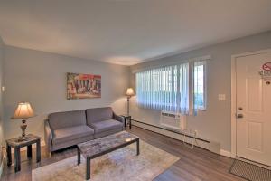 Fotografie z fotogalerie ubytování Ira Township Apt with Dock on Lake St Clair! v destinaci Chesterfield