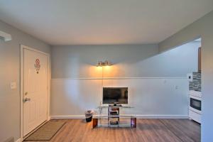 Fotografie z fotogalerie ubytování Ira Township Apt with Dock on Lake St Clair! v destinaci Chesterfield + 16 fotografií