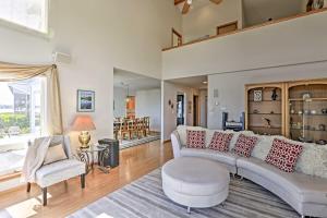Gallery image of Birch Bay Waterfront Home - Steps to Beach! in Blaine