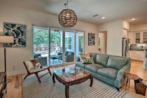 Gallery image of Walk to Lake Austin Spacious Getaway with Patio in Austin +24 photos