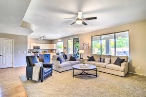 Fotografie z fotogalerie ubytování Private Pool and Hot Tub Southeast Gilbert Home v destinaci Gilbert