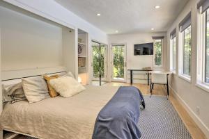 Menlo Park Studio about 2 Mi to Stanford University客房内的一张或多张床位