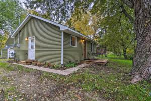 Gallery image of Petoskey Area Cabin, Walk to Crooked River! in Alanson