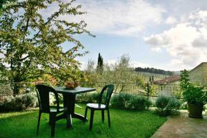 A garden outside La Compagnia del Chianti