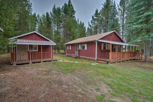Gallery image of 2 Cozy Island Park Cabins with Near the Lake! in Island Park