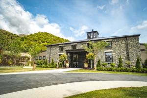 Photo de la galerie de l'établissement Gibbston Valley Lodge and Spa, à Queenstown