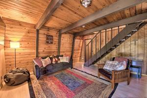 Gallery image of Big Bear City Cabin with Deck, 5 Mi to Lake! in Big Bear City