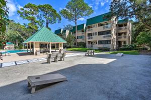 Gallery image of Colorful Resort Condo with Beach and Pool Access! in Hilton Head Island