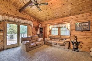 Pet-Friendly Raystown Lake Cabin with Deck and BBQ!