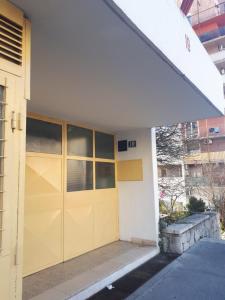 Budova, v ktorej sa apartmán nachádza