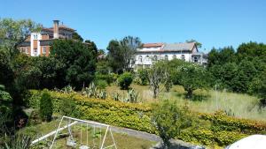 Κήπος έξω από το casa indiana en A Guarda con piscina