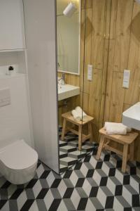Kúpeľňa v ubytovaní Last Floor Apartment - Krakow City Center close to Old Town + 37 fotografií