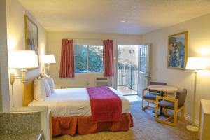 Gallery image of California Suites Hotel in San Diego