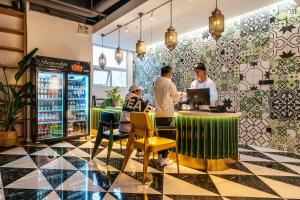 Hosté ubytování Chengdu Local Tea Hostel - Short Walk To Taikooli - Chill & Social Coffee Lounge - Metro downstairs - Free Activities - Friendly English Speaking Staff - Tibet, Panda, Buddha & Snow Mountain Tours