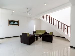 Royal Mount Hotel的休息区