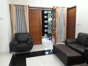Posezení v ubytování Villa Taribandung