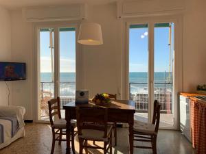 Fotografie z fotogalerie ubytování Lo Scoglio by Holiday World v destinaci Cavi di Lavagna