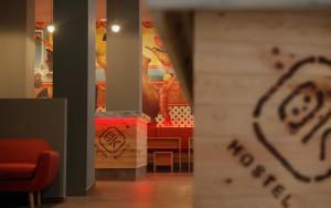 Część wypoczynkowa w obiekcie Ok Hostel Madrid